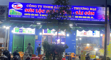 Làm mới bàn ghế, tủ gỗ đón Tết với sơn PU bền đẹp